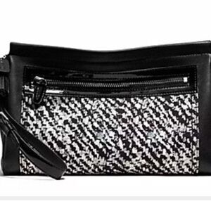 Coach envelope bag Donegal print fabric with patent leather trim